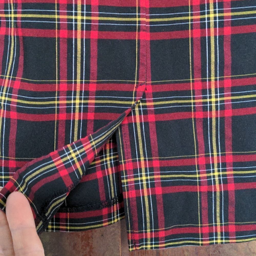 Soho Apparel Ltd Red + Black Plaid Stretch Pencil Skirt Size PM - Picture 5 of 6